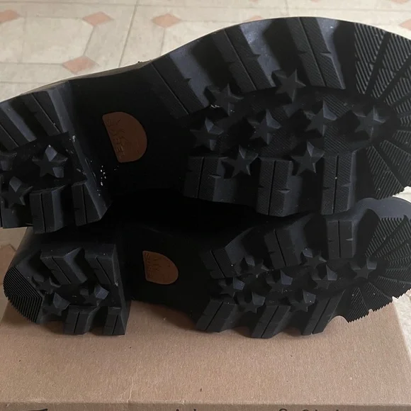 Sorel Joan Now Chelsea Boot - Picture 8 of 9